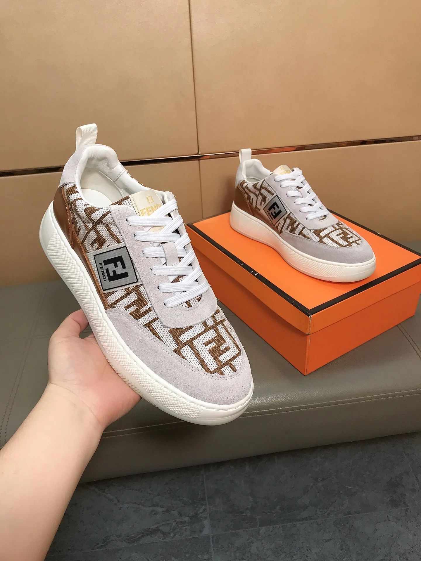 Ex-factory price 420 🔆🔆👉Fendi [Fendi] Men's new low-cut casual shoes are on the market🔥The shoe body is made of brand-specific printed fabric nubuck leather, with sheepskin lining for feet, breathable and does not cover the feet! Fashionable casual shoes 🙈Outsole is ultra-light, non-slip and wear-resistant👣 Standard size 38-44